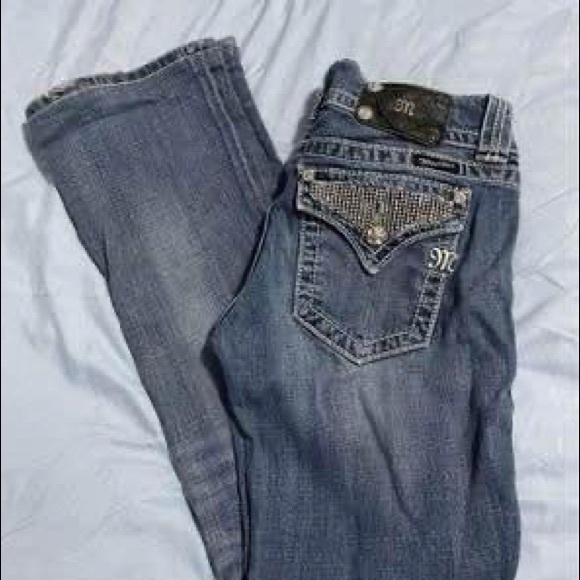 Women’s 28 x 32” Miss Me Boot jeans - Picture 3 of 10